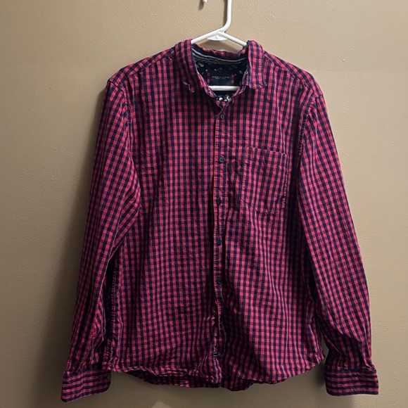 Classic Red and Black Checkered Men's Shirt - Picture 1 of 4